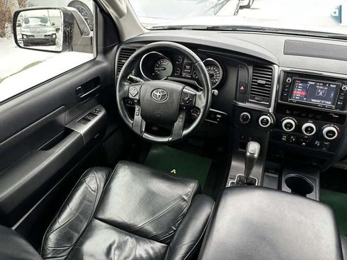 Toyota Sequoia 2017 - фото 19
