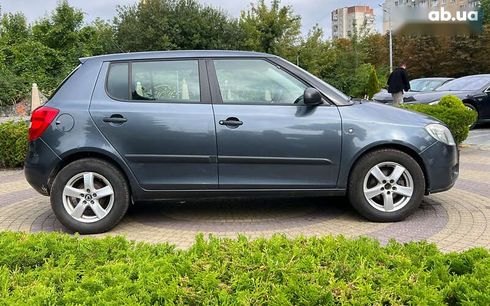 Skoda Fabia 2010 - фото 8