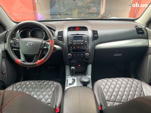 Kia Sorento 2011 черный - фото 14