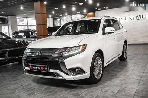 Mitsubishi Outlander 2019 - фото 12