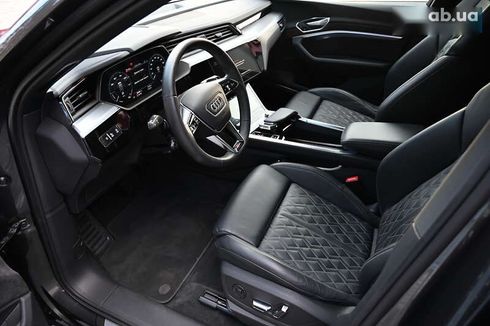 Audi E-Tron 2021 - фото 17