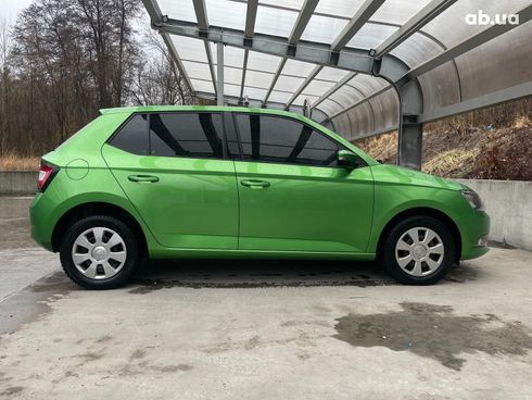 Skoda Fabia 2016 зеленый - фото 9