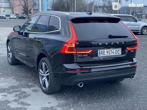 Volvo XC60 2018 - фото 8