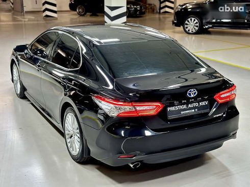 Toyota Camry 2020 - фото 20