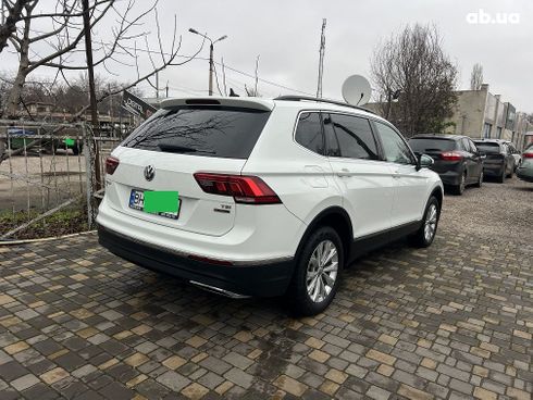 Volkswagen Tiguan 2018 белый - фото 20