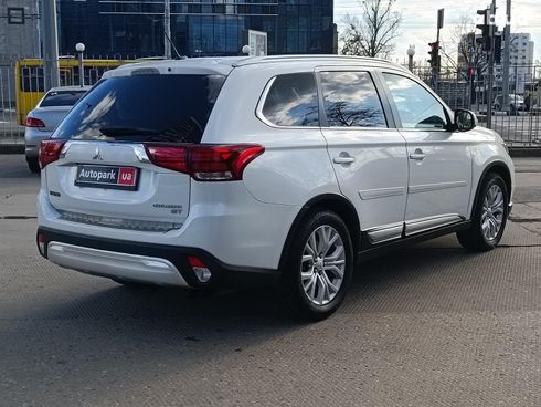 Mitsubishi Outlander 2015 белый - фото 8