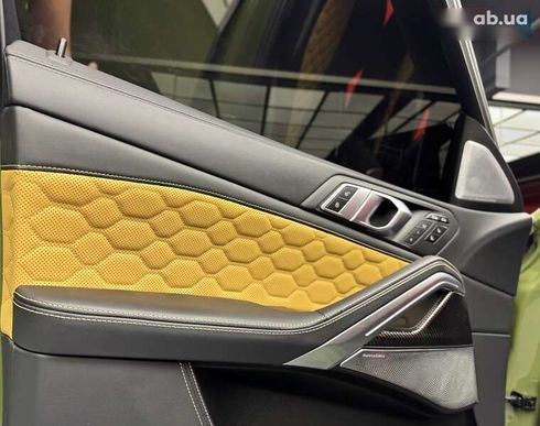 BMW X6 M 2021 - фото 27