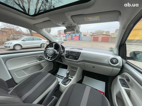 Volkswagen e-Up 2017 серый - фото 52