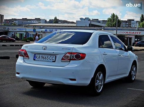 Toyota Corolla 2012 - фото 3