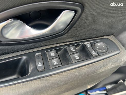 Renault Megane 2010 белый - фото 24