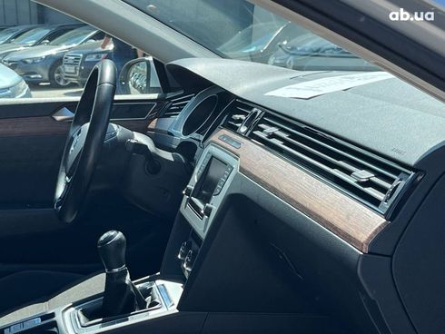 Volkswagen passat b8 2015 серый - фото 42
