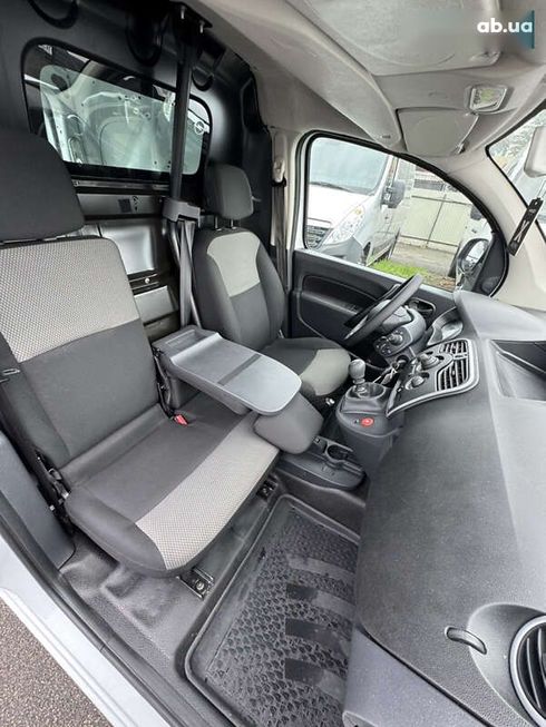 Renault Kangoo 2020 - фото 25