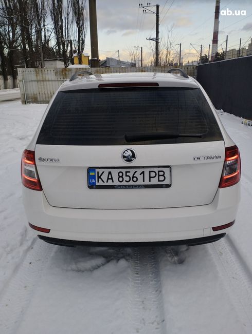 Skoda Octavia 2019 белый - фото 4