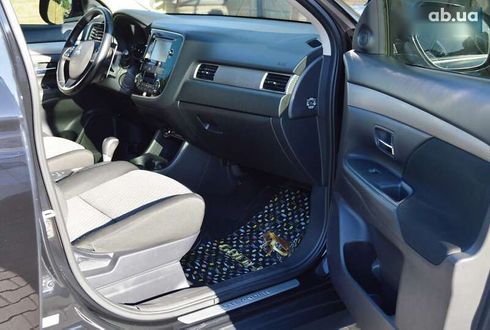 Mitsubishi Outlander 2013 - фото 30