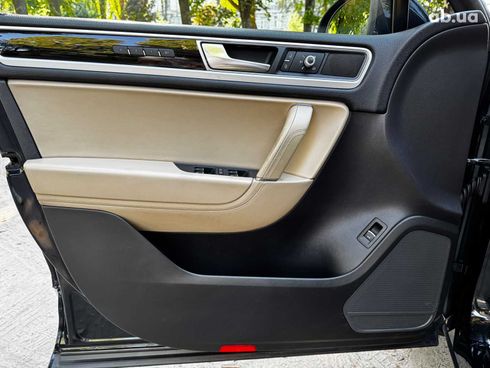 Volkswagen Touareg 2017 синий - фото 38