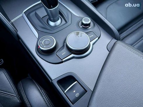 Alfa Romeo Giulia 2019 - фото 26
