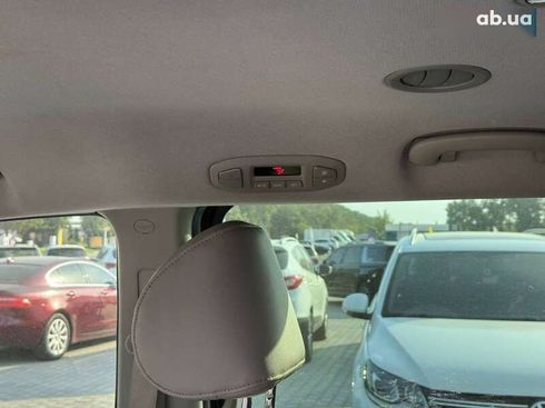 Kia Carnival 2016 - фото 24