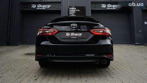 Toyota Camry 2023 - фото 17