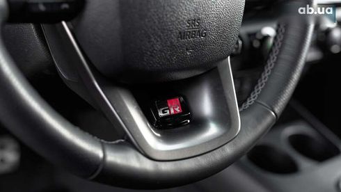 Toyota Hilux 2023 - фото 23