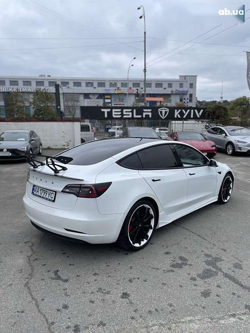 Tesla Model 3 2021 - фото 12