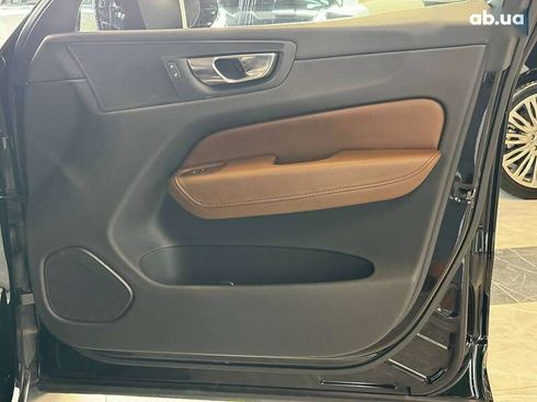 Volvo XC60 2017 - фото 28