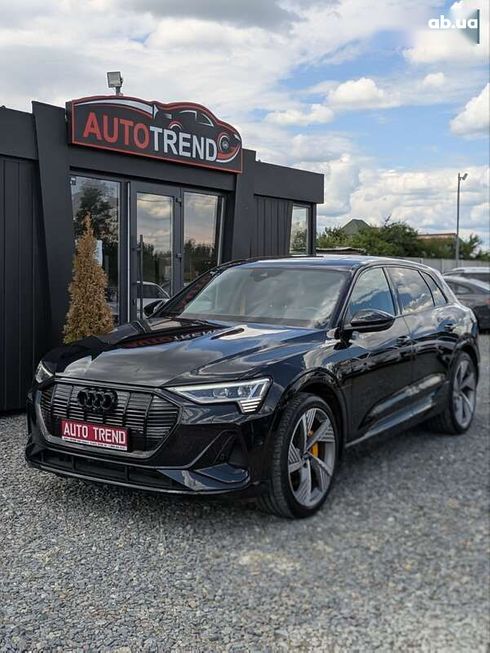 Audi E-Tron 2022 - фото 5
