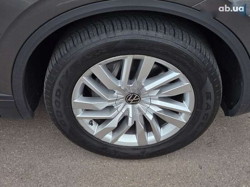 Volkswagen Touareg 2021 - фото 19