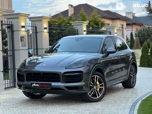 Porsche Cayenne 2018 - фото 16