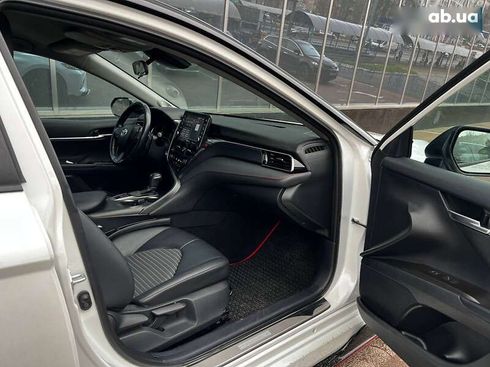 Toyota Camry 2021 - фото 23