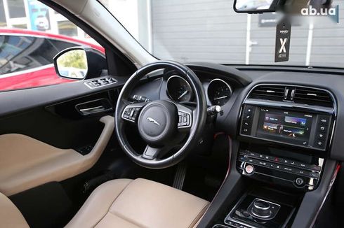 Jaguar F-Pace 2017 - фото 12