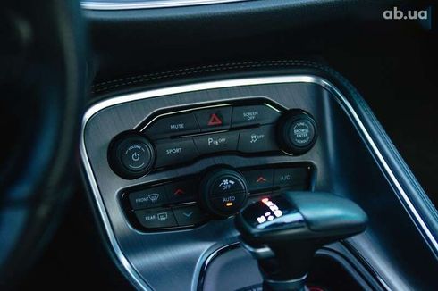 Dodge Challenger 2017 - фото 30