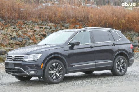 Volkswagen Tiguan 2018 черный - фото 2