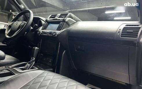 Toyota Land Cruiser Prado 2015 - фото 19