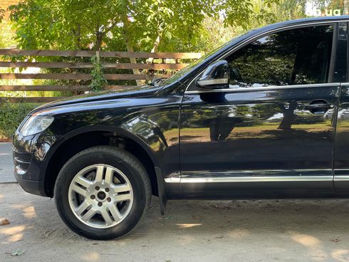 Volkswagen Touareg 2008 черный - фото 16