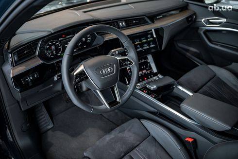 Audi Q8 e-tron 2023 синий - фото 15