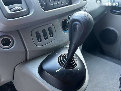 Renault Trafic 2008 - фото 12