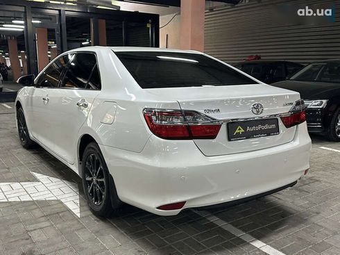 Toyota Camry 2015 - фото 13