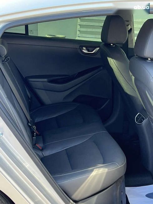 Hyundai Ioniq 2018 - фото 25