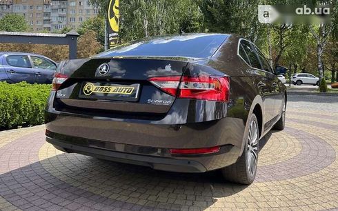 Skoda Superb 2018 - фото 7