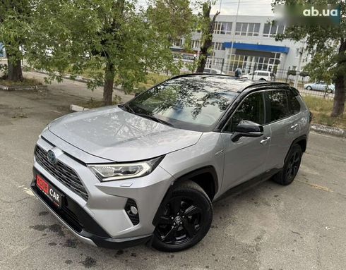 Toyota RAV4 2020 - фото 10