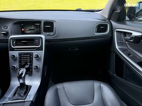 Volvo V60 2018 - фото 24