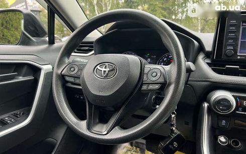 Toyota RAV4 2020 - фото 12