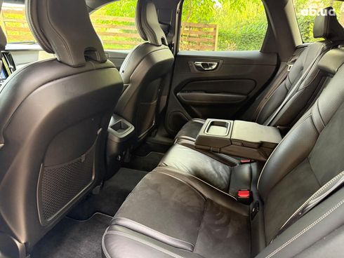 Volvo XC60 2019 серый - фото 25