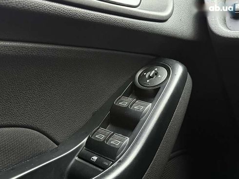 Ford Fiesta 2016 - фото 23