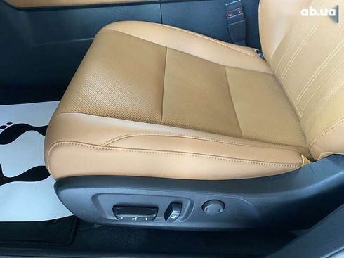 Lexus RX 2021 - фото 19