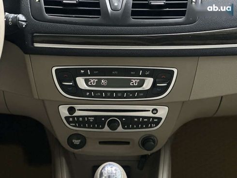 Renault Megane 2010 - фото 27