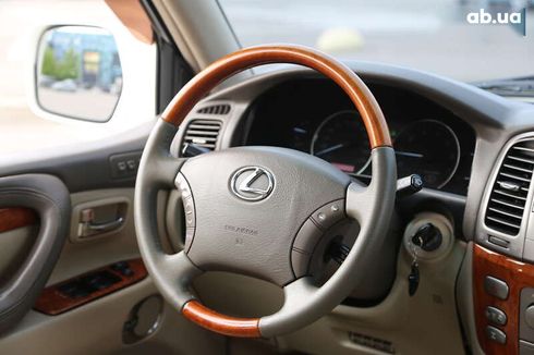 Lexus LX 2005 - фото 16