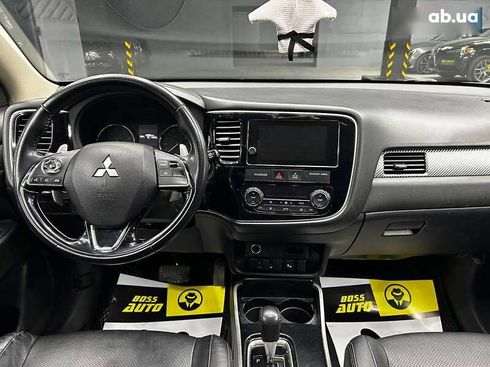 Mitsubishi Outlander 2016 - фото 12