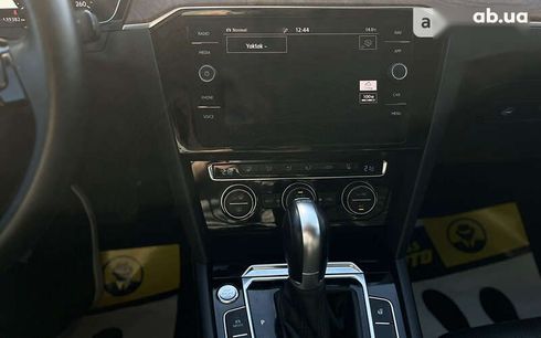 Volkswagen Passat 2018 - фото 17