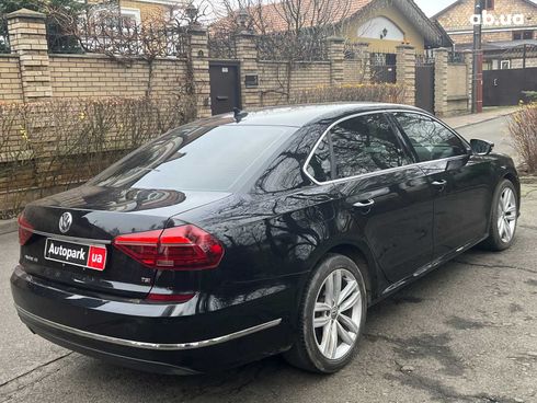 Volkswagen Passat 2018 черный - фото 8